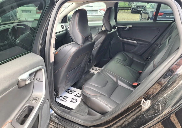 Volvo V60 cena 64900 przebieg: 122730, rok produkcji 2015 z Dziwnów małe 232